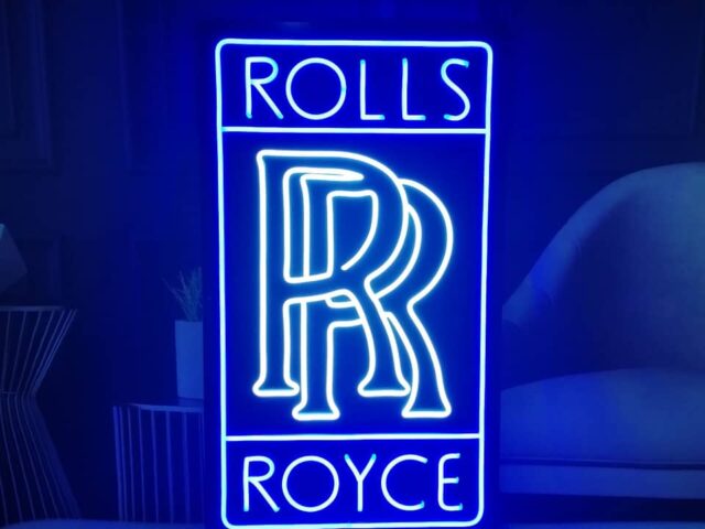 Neón Rolls Royce logo